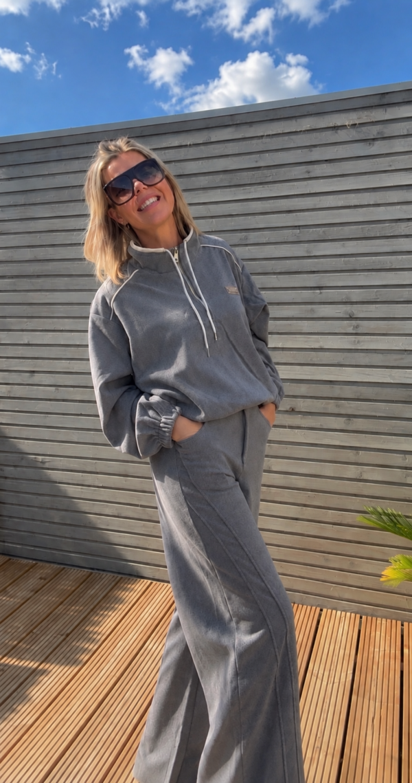 THE URBAN GREY SET