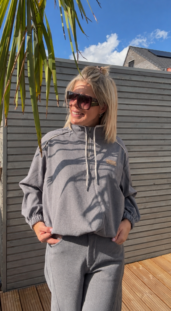 THE URBAN GREY SET