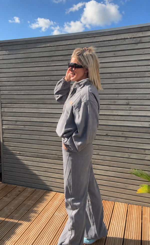 THE URBAN GREY SET