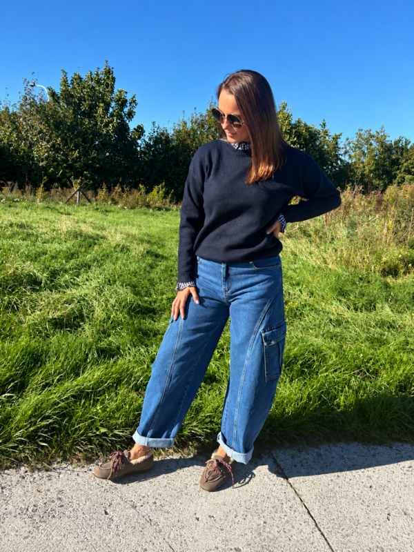 CARGO WIDE LEG JEANS-MID BLUE