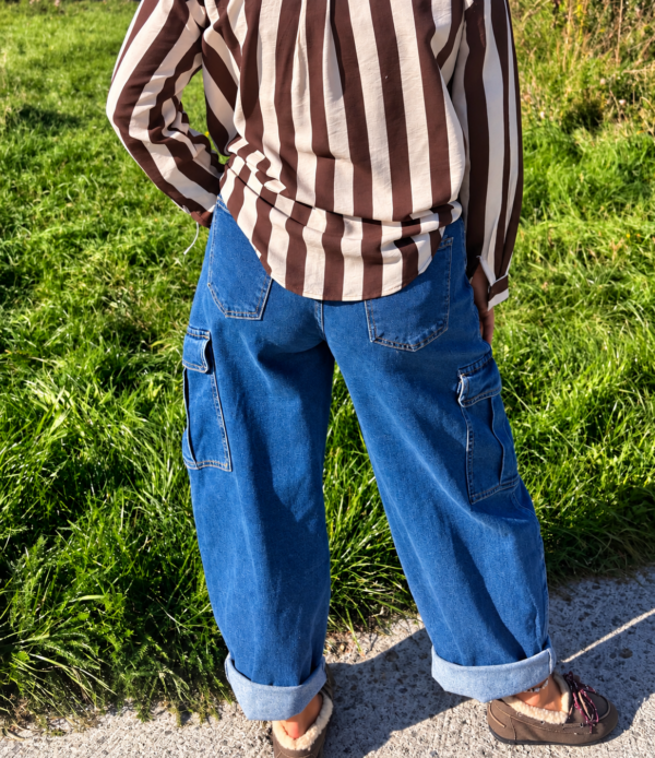 CARGO WIDE LEG JEANS-MID BLUE