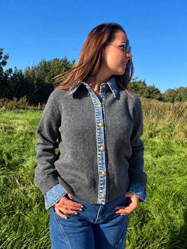 GREY DENIM COLLAR CARDIGAN