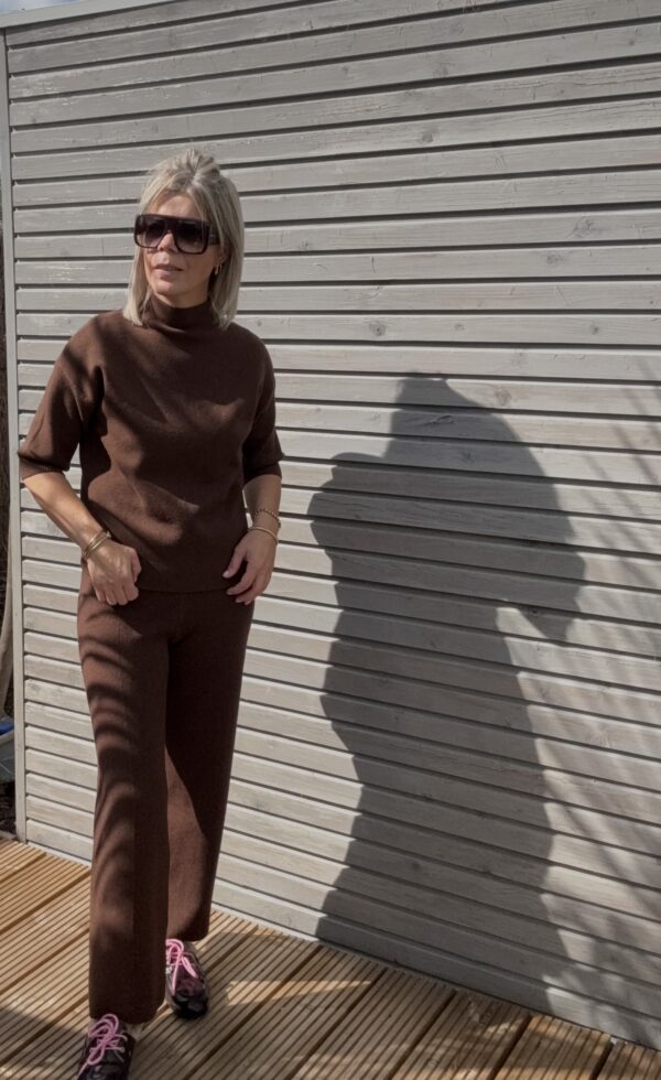 CHOCOLATE BROWN SET