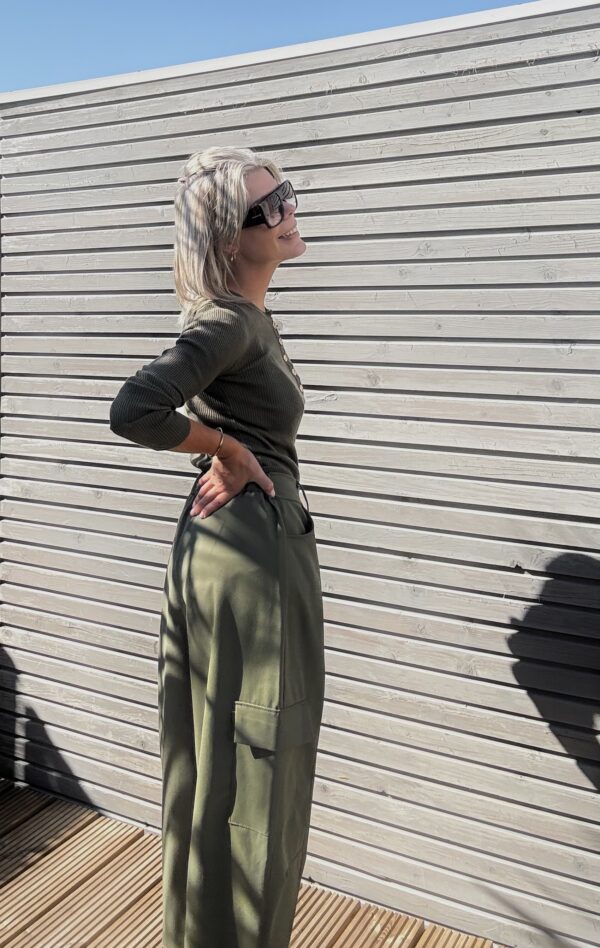 OLIVE CARGO BARREL PANTS